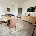 T3 Center Menton- Parking 아파트 *