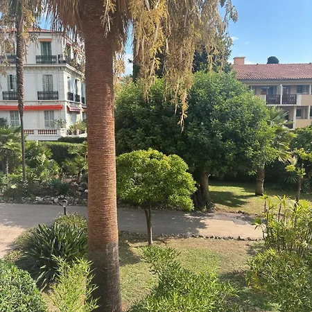 T3 Center Menton- Parking 아파트 *